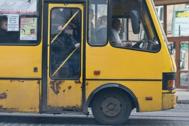 На Волині в аварію потрапила маршрутка (Відео)