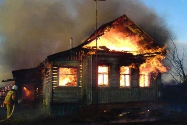 Волинянин в останній момент вискочив із палаючої хати 