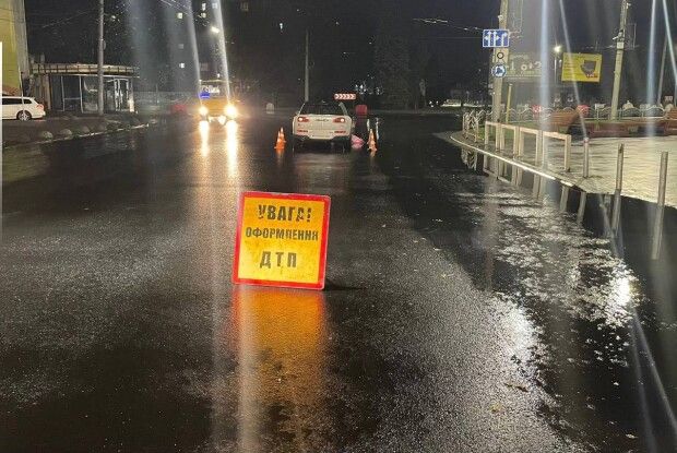 У Луцьку водій збив на переході молоду дівчину