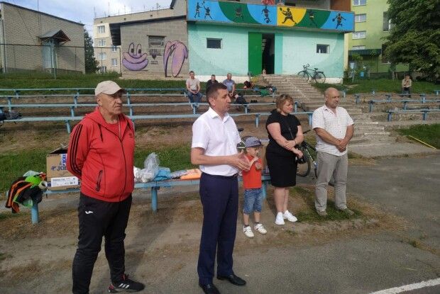 Футболісти з Волині отримали новий спортивний інвентар (Фото)
