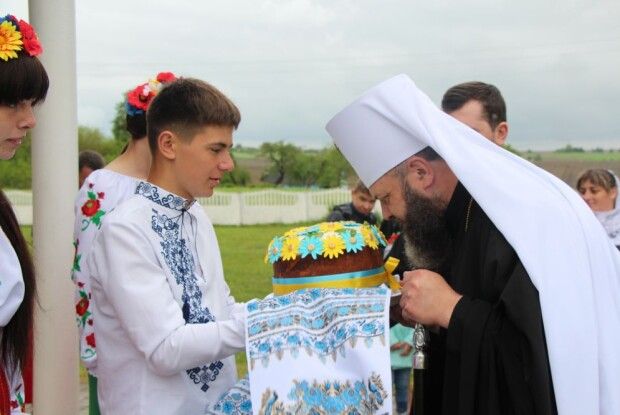 Митрополит Михаїл молитиметься в луцькому храмі, громада якого доєдналась до ПЦУ під час війни