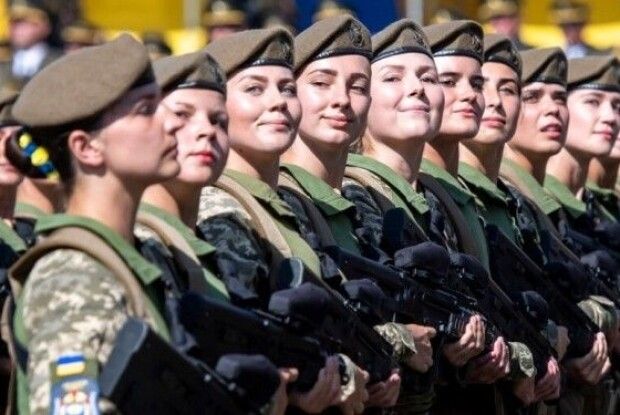 У РНБО повідомили, чи призиватимуть жінок на війну