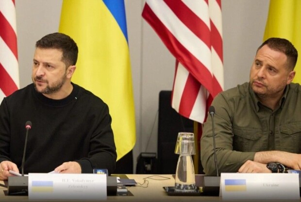 Видання Politico: «Єрмак дає готові рішення Зеленському»