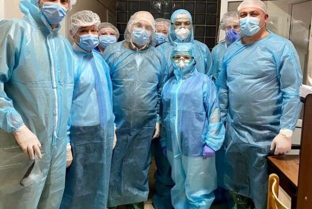 «Щодо інфекційного контролю – ситуація жахлива»: міністр перевіряв лікарні, які приймають хворих із COVID-19