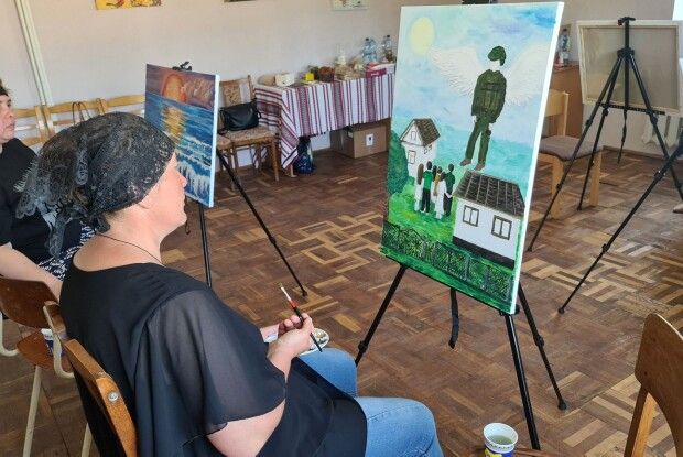 Дружини полеглих Героїв з Волині через мистецтво розповіли свої історії кохання