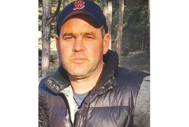 Не вагався ні секунди: чоловік витягнув з-під криги двох дітей