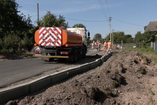 На Волині ремонтують сім кілометрів дороги вартістю понад 18 мільйонів