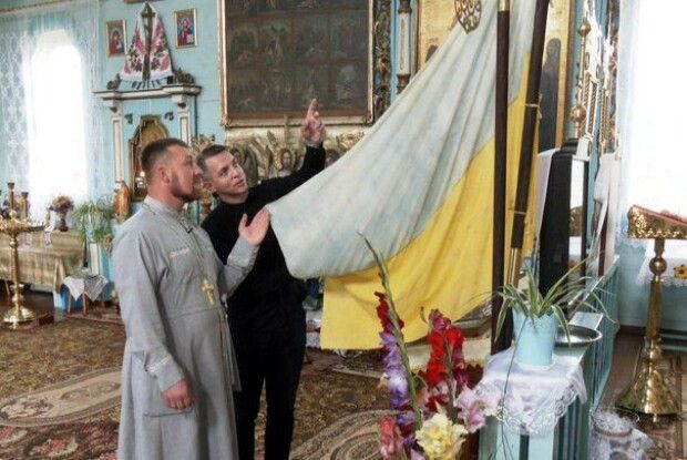 Приховані від радянської влади: у волинських храмах знайшли столітні синьо-жовті прапори (ВІдео)