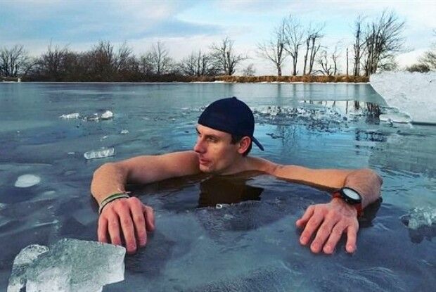 Чоловік проплив під кригою 81 метр