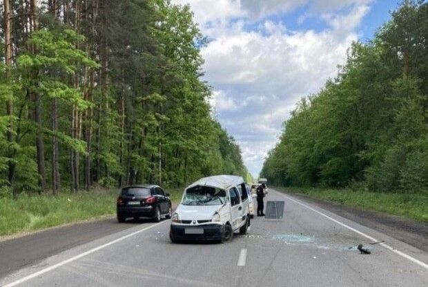 На Рівненщині внаслідок ДТП загинув 22-річний син водійки (Фото)