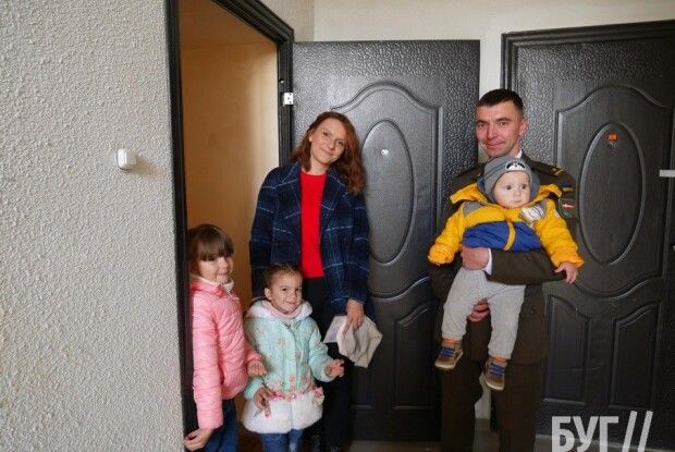 «Коли почали говорити, що видадуть житло у цьому році, то не вірилося»: сім’я з Володимира про квартиру (Фото, відео)