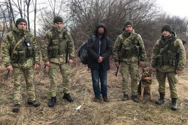 4 нелегалів біля кордону з Польщею виявили з допомогою службових собак