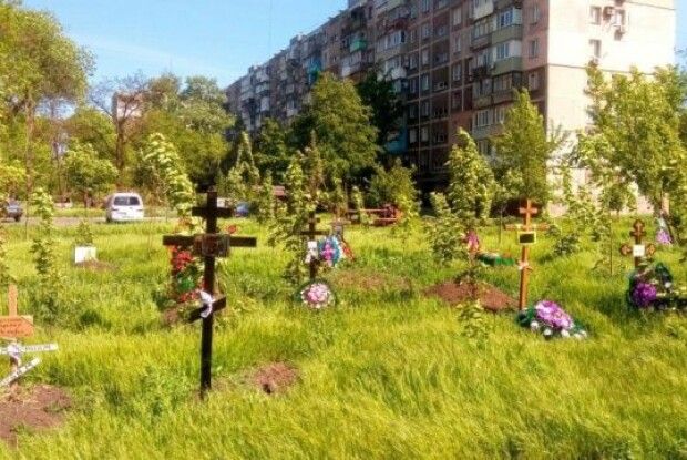 Маріуполю загрожує спалах холери через брак питної води та масові поховання