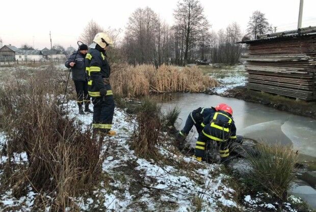 На Поліссі в меліоративній канаві виявили мертвого чоловіка