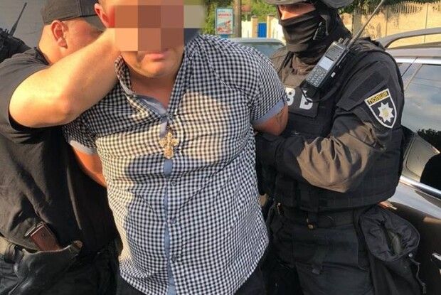 Полковник поліції замість боротьби з «перевертнями в погонах», сам вдався до хабарництва (Фото)