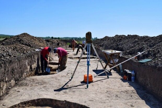 Завершено дослідження трьох давніх поселень на Волині
