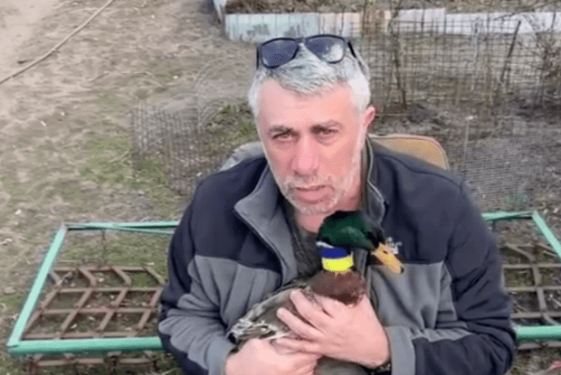 Лікар Комаровський показав українську бойову етнічну качку (Відео)