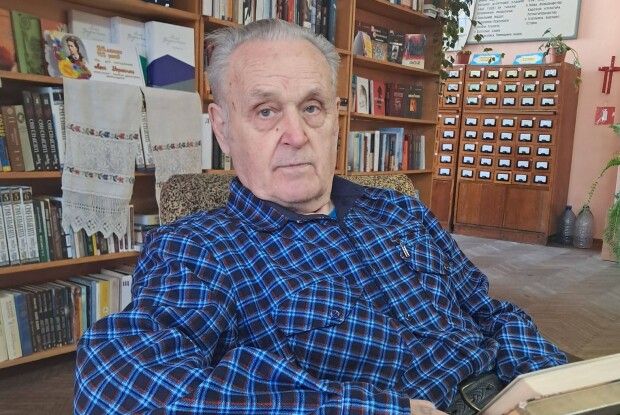 Читає без окулярів та досі закоханий: як живе на пенсії видатний медик з Волині