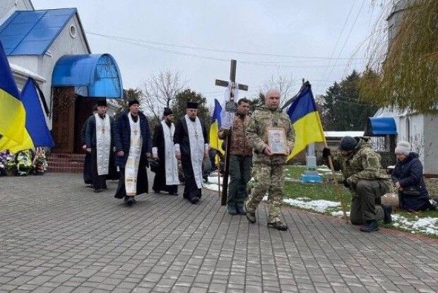 На Волині провели в останню дорогу воїна з Нововолинська (Фото)
