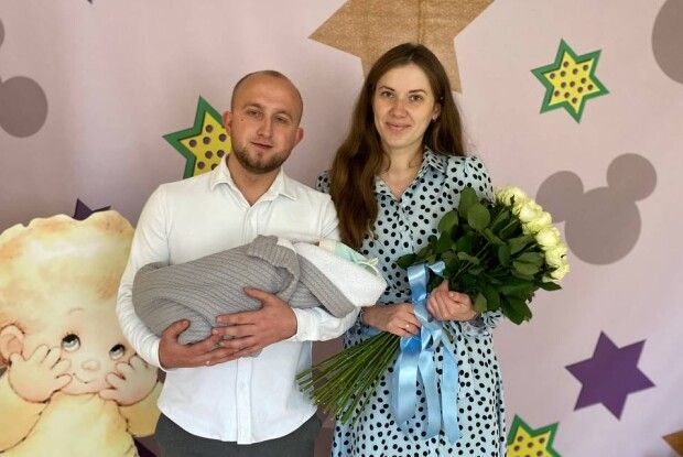 На Волині дівчинку, яка народилася під час обстрілів, назвали на честь Перемоги