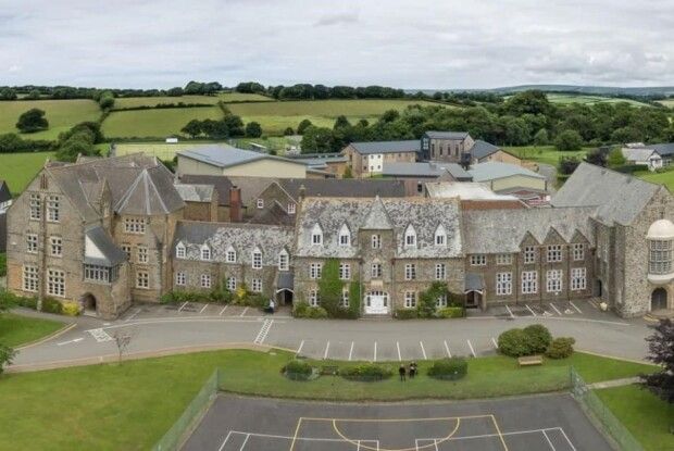 Волинянка вступила до однієї з найкращих приватних шкіл Великої Британії