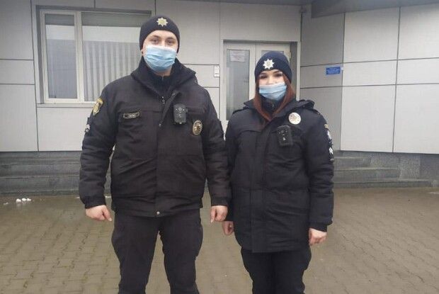 Двійко поліцейських врятували літню жінку, яка вирішила звести рахунки з життям