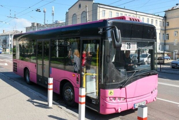 Замість старих автобусів на дороги Луцька виїхали нові