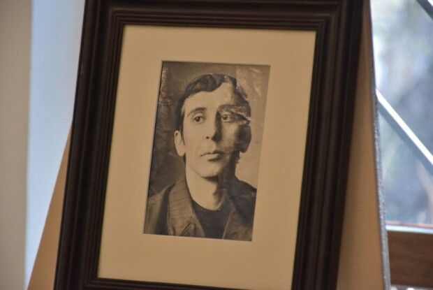 Ювілей без ювіляра: у Луцьку показали колекцію робіт майстра пензля з Чорнієва (Фото)