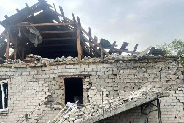  росія по Дніпру запустила 2 ракети: одна зруйнувала транспортний об’єкт, інша впала на подвір'я