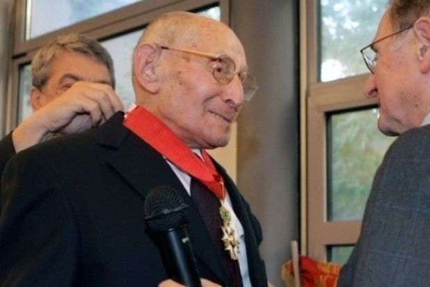 Француз, який рятував єврейських дітей за допомогою футболу, помер у 108 років