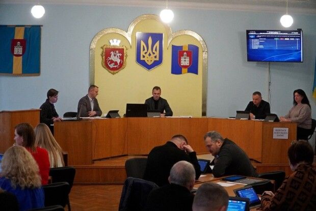 У Володимирі депутати оперативно зібрались на сесію, щоб допомогти ЗСУ