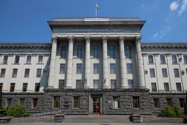 У Волинського національного університету імені Лесі Українки знову новий логотип