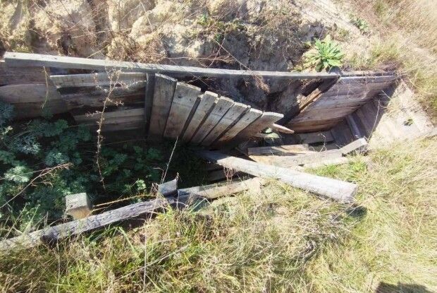 У громаді на Волині невідомі понівечили споруди для спостереження і оборони (Фото)