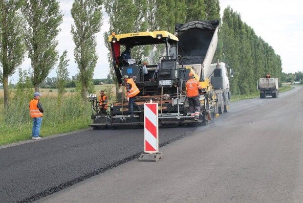 Олександр Савченко проінспектував ремонт дороги Луцьк-Володимир-Волинський