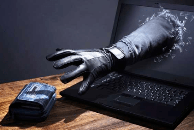 «Негайно перекиньте гроші»: у Горохові шахраї ошукали двох жінок