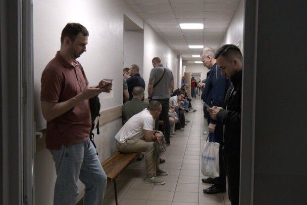Черги до ВЛК у Луцьку: «обмежено придатні» поспішають пройти медогляд (Відео)