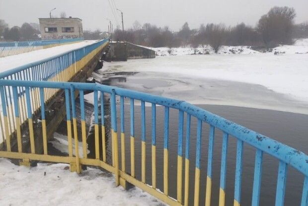 Злив нечистот у Турію: волинські екологи встановлюють рівень забруднення річки