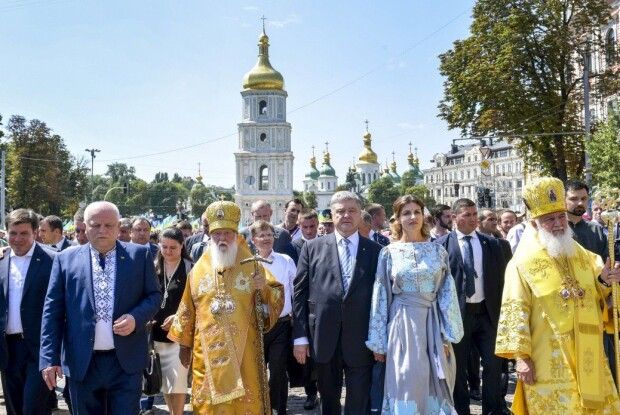 Тепер увесь інтернет-світ гуде, як волиняни заспівали Гімн біля пам’ятника Володимирові