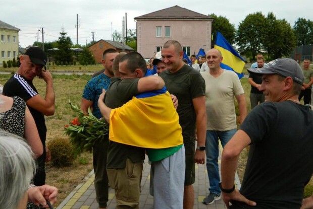 На Волині зворушливо зустріли Героя Сергія Кизуна майже після 3 років полону