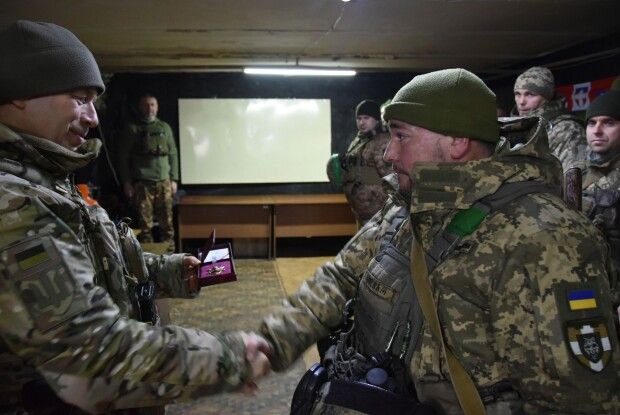 Солдату з Волині вручили «Щит переможця»