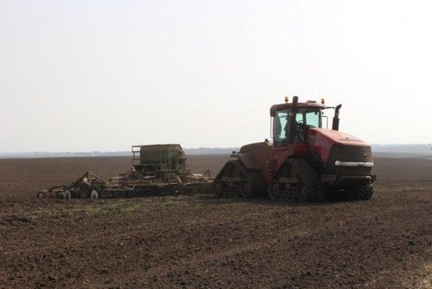 На Прикарпатті розпочали весняно-польові роботи