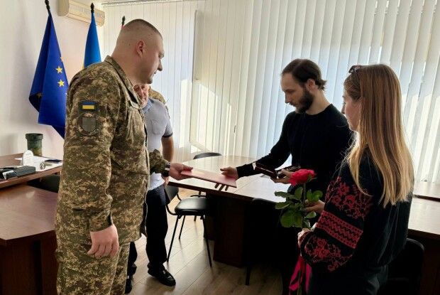Рідним полеглого молодого Героя з Волині вручили його посмертну відзнаку