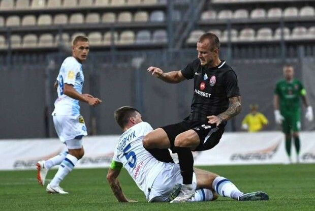 У напруженому матчі «Динамо» обіграло «Зорю» 