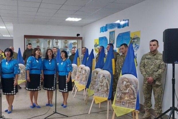 У громаді на Волині сім’ям загиблих героїв вручили «Ікони пам’яті»