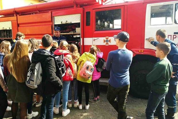 Учнів Каменя-Каширського вчили рятувальники