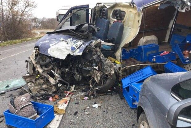 На Рівнещині сталася аварія з сімома авто