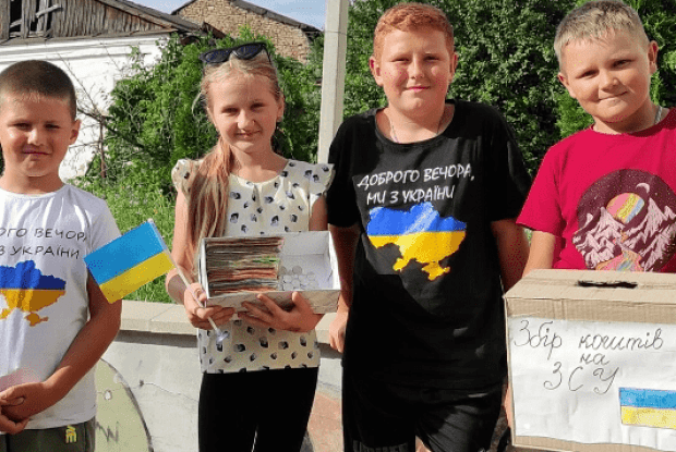 На Волині на блокпосту діти зібрали 11 000 гривень на авто для ЗСУ