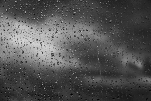 У небі над Волинню зафіксували рідкісні хмари Mammatus, які часто віщують бурі та урагани (Фото)