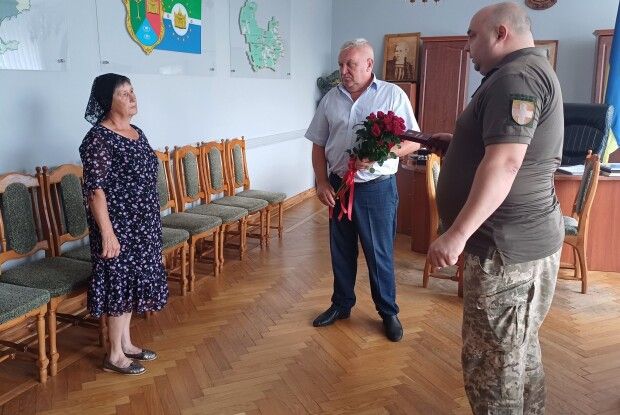 Мамі полеглого Героя з Волині вручили його посмертну відзнаку 