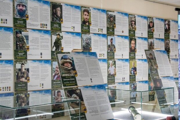 У Волинському краєзнавчому музеї відкрили виставку, присвячену полку «Азов»